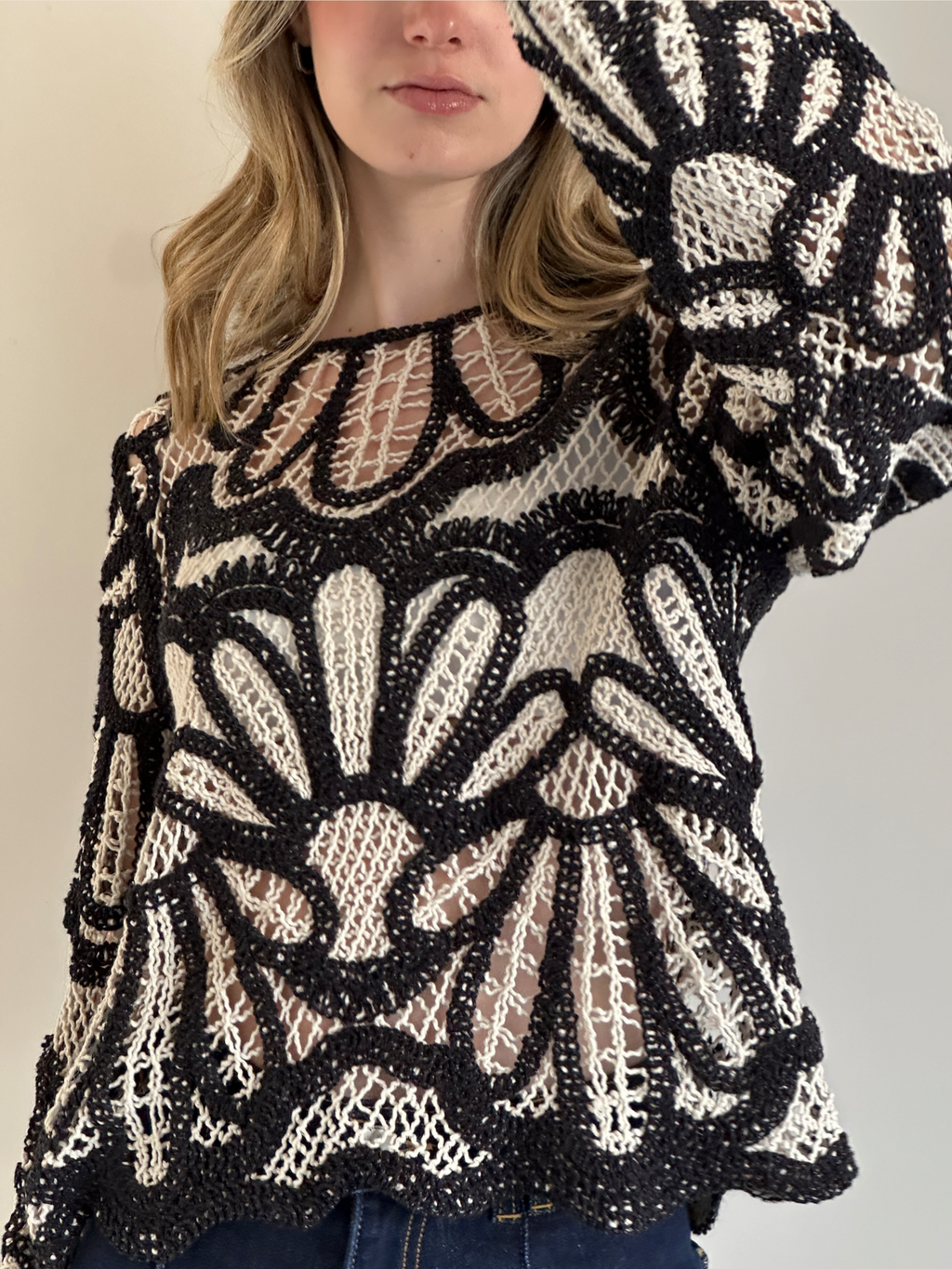 BLUSA CROCHET FLORES NOCTURNAS