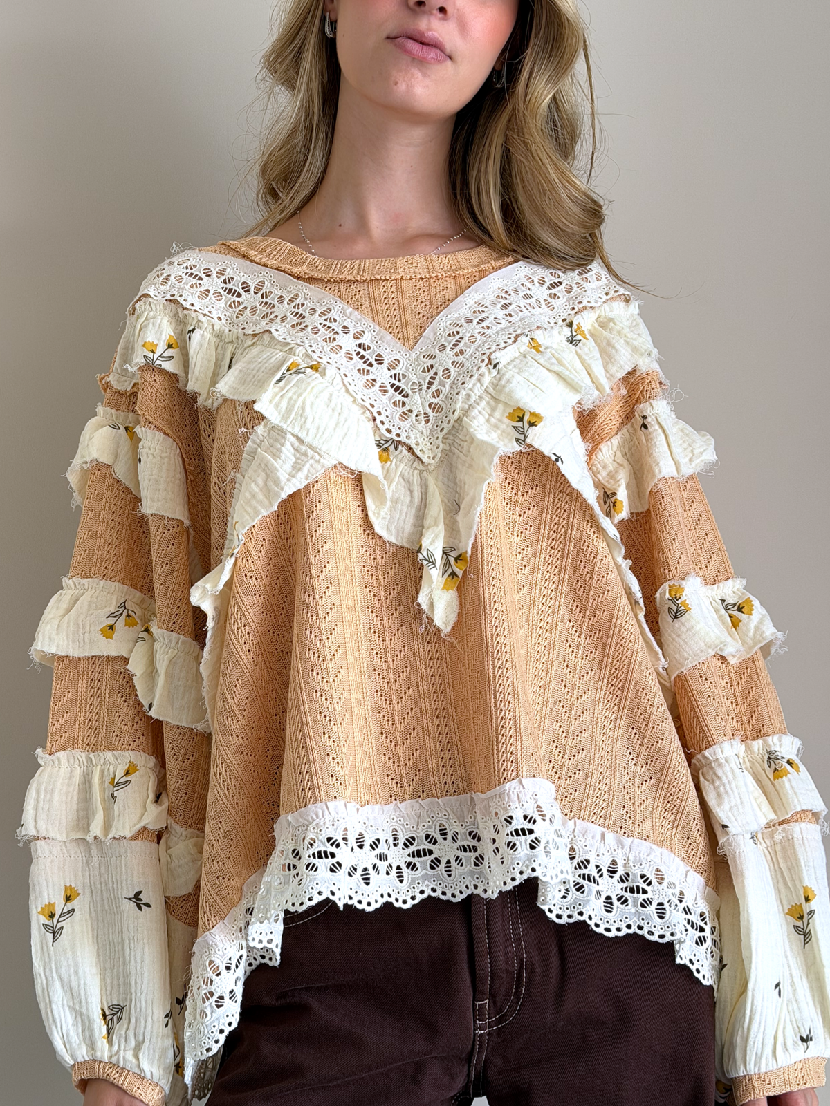BLUSA NEBULA ROMÁNTICA