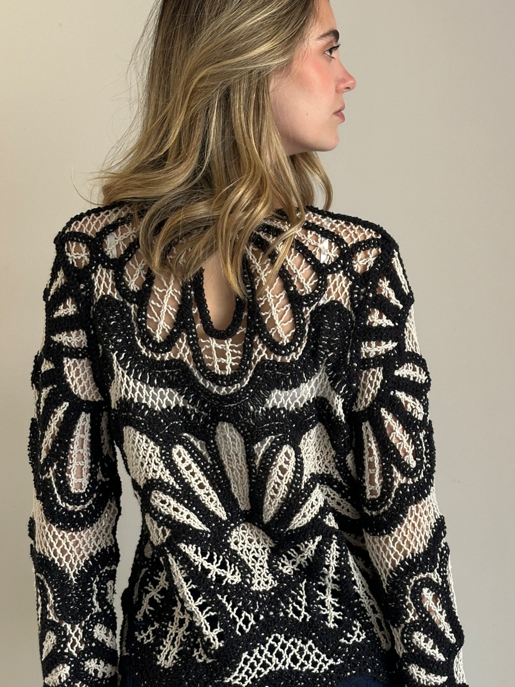 BLUSA CROCHET FLORES NOCTURNAS