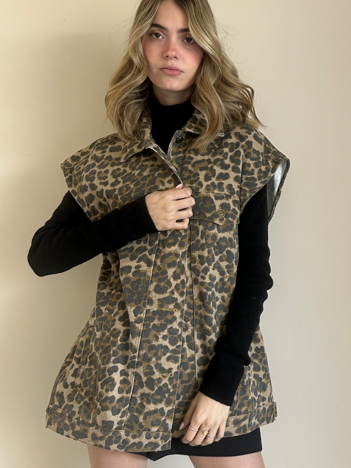 CHALECO OVERSIZE LUNAR ANIMAL PRINT