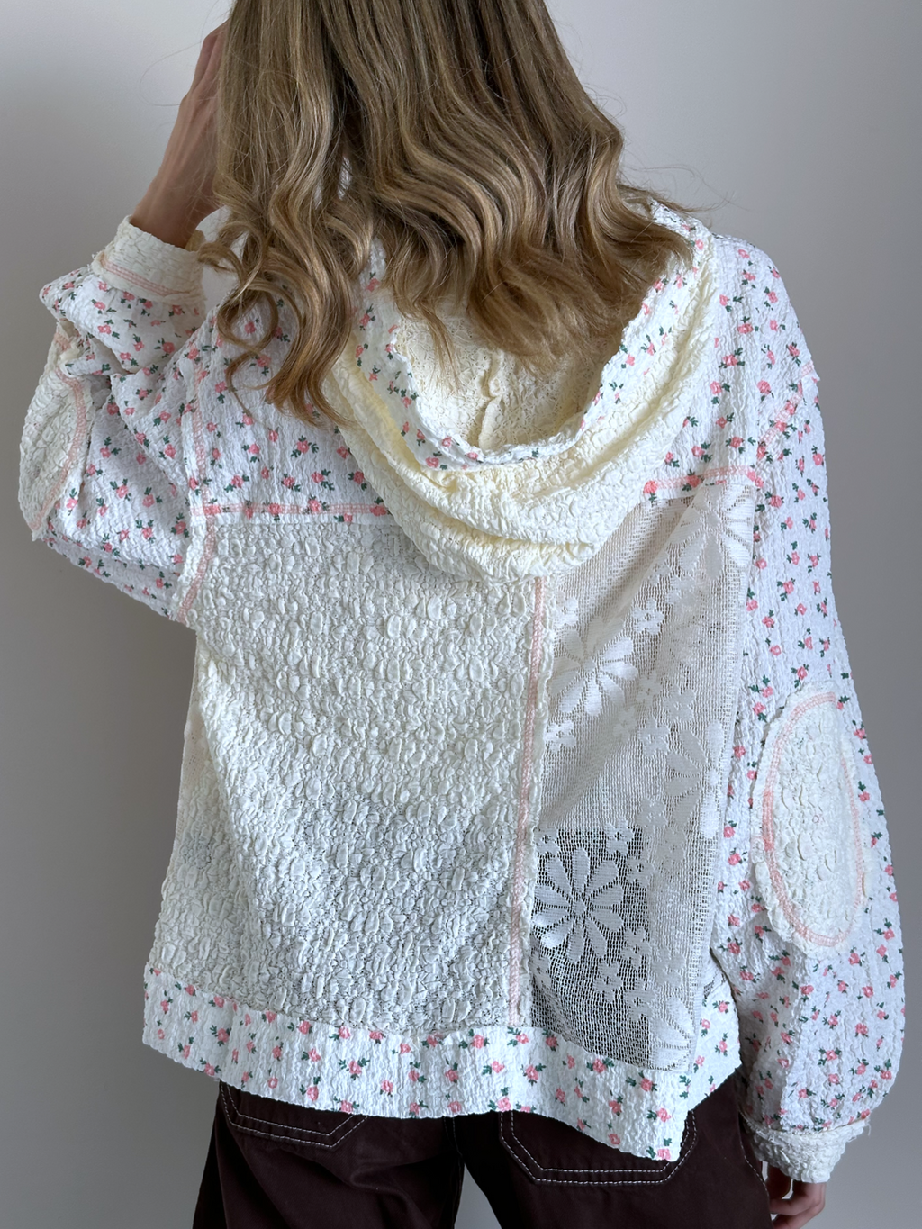 HOODIE ENCANTO FLORAL IVORY