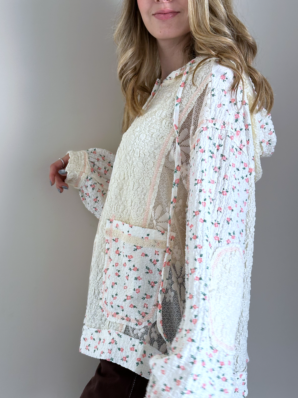 HOODIE ENCANTO FLORAL IVORY