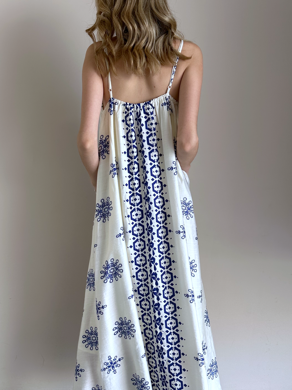 VESTIDO CAMINO DE LUZ