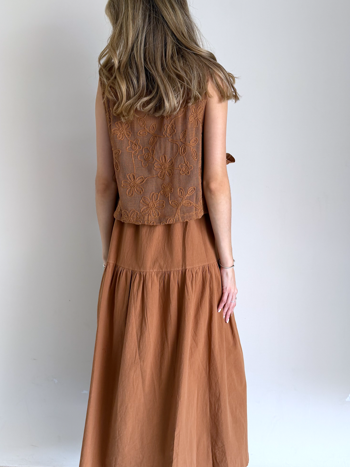 VESTIDO RAÍZ Y CIELO