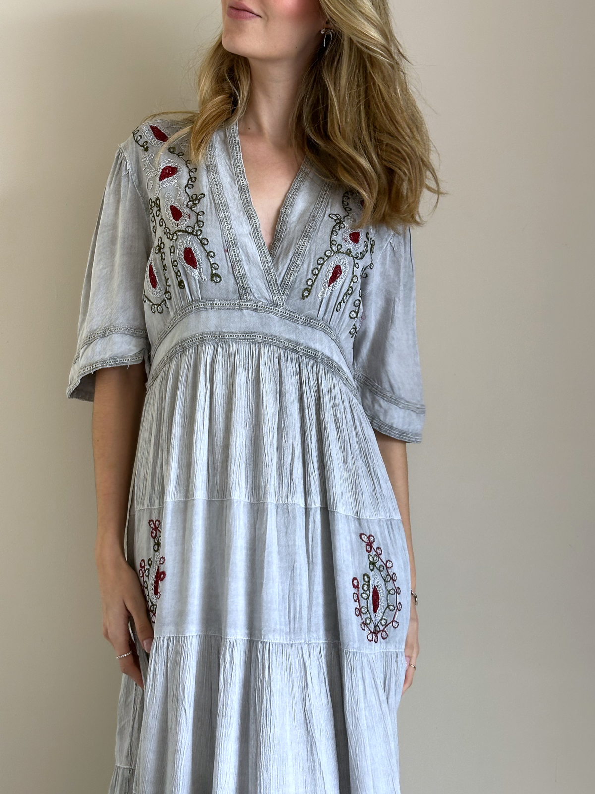 VESTIDO MAXI AURA DE GAIA GRIS