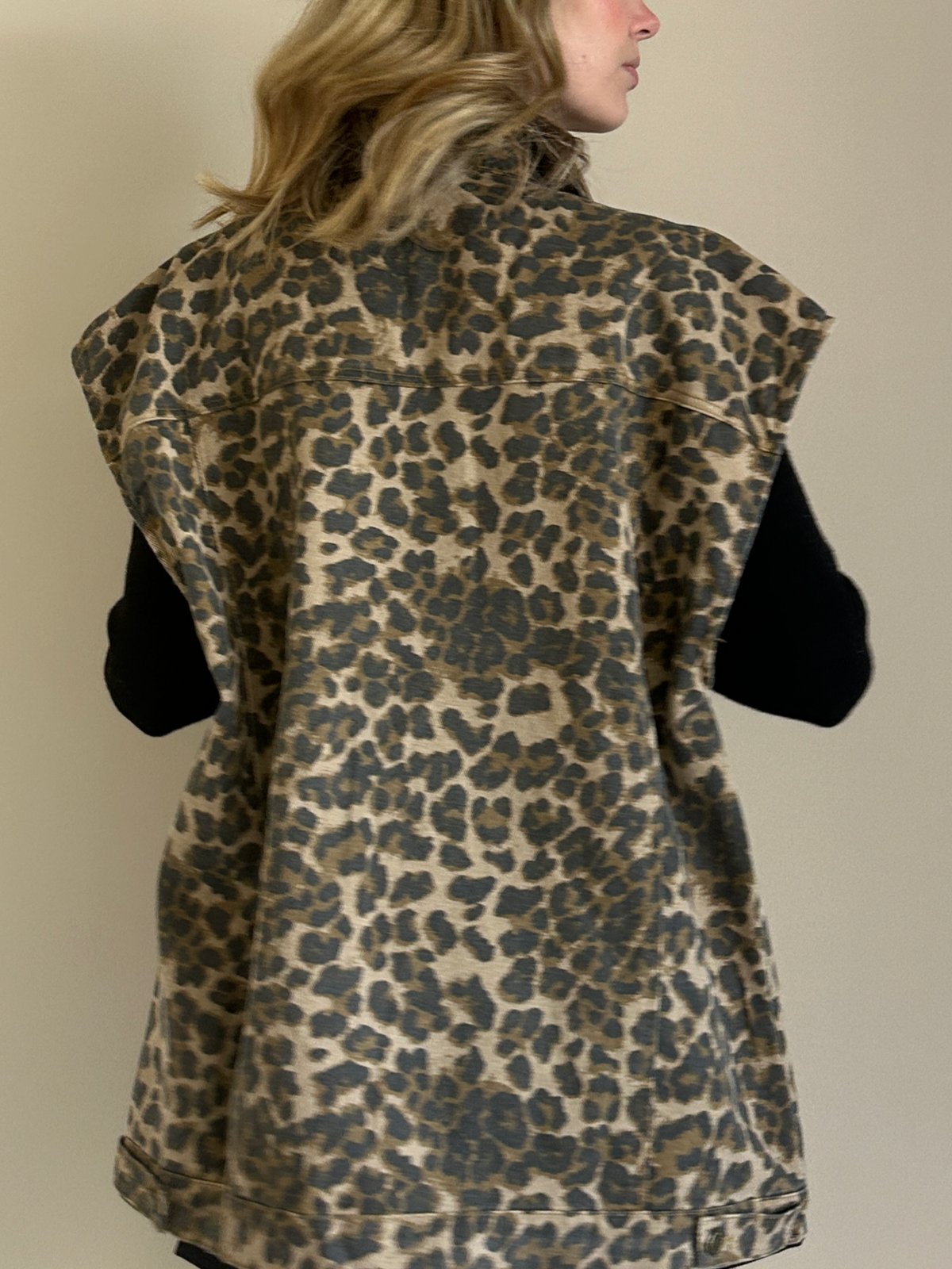 CHALECO OVERSIZE LUNAR ANIMAL PRINT