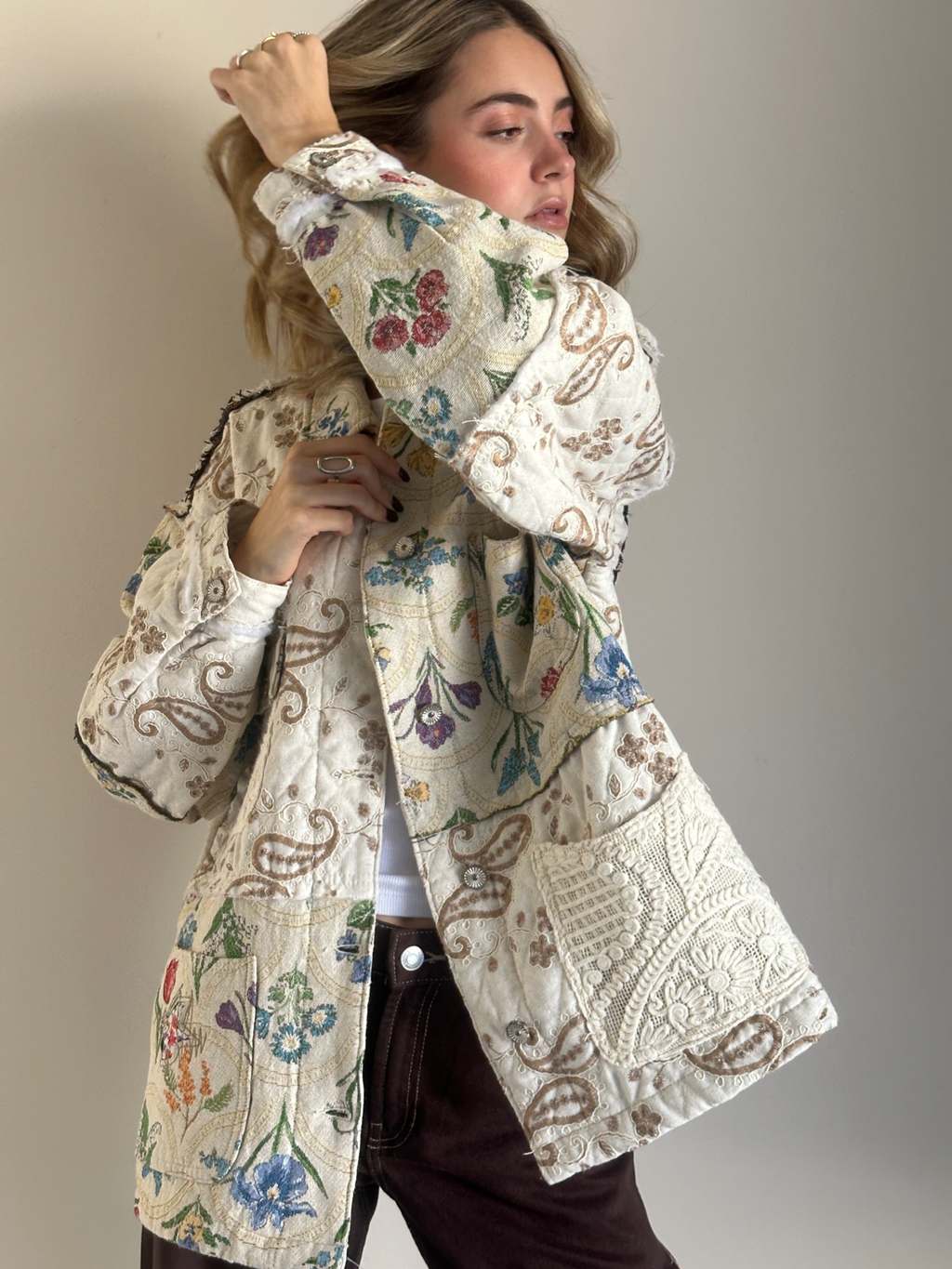 PRE VENTA - CHAMARRA JARDÍN LUNAR - SE MANDA 4 DE FEBRERO