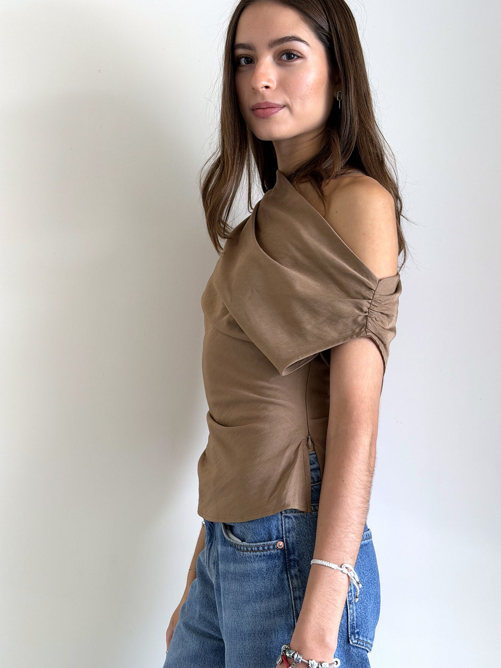 DLR. Quiet Drape Top
